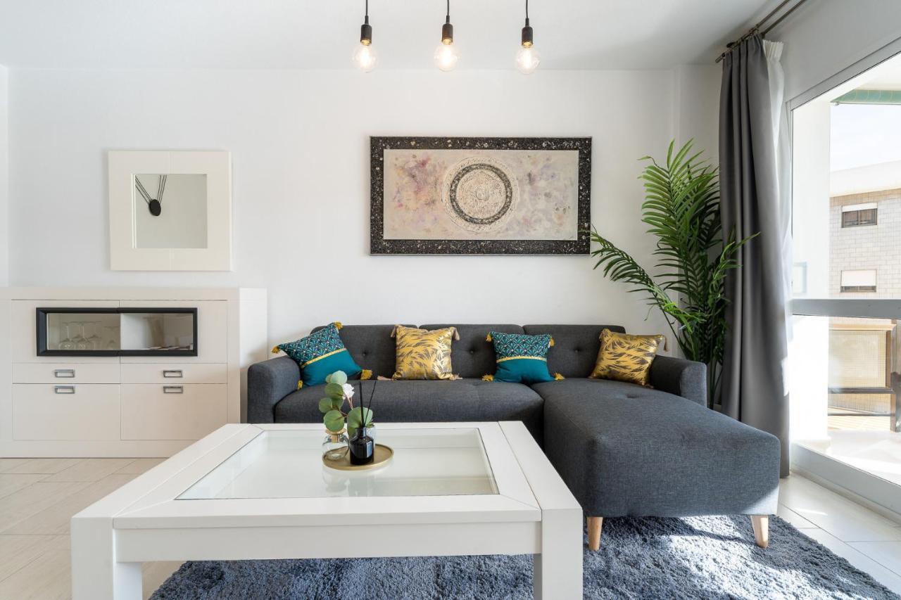 Sea View 2 Bedroom Apartment 2 Min Away From The Beach 토레몰리노스 외부 사진