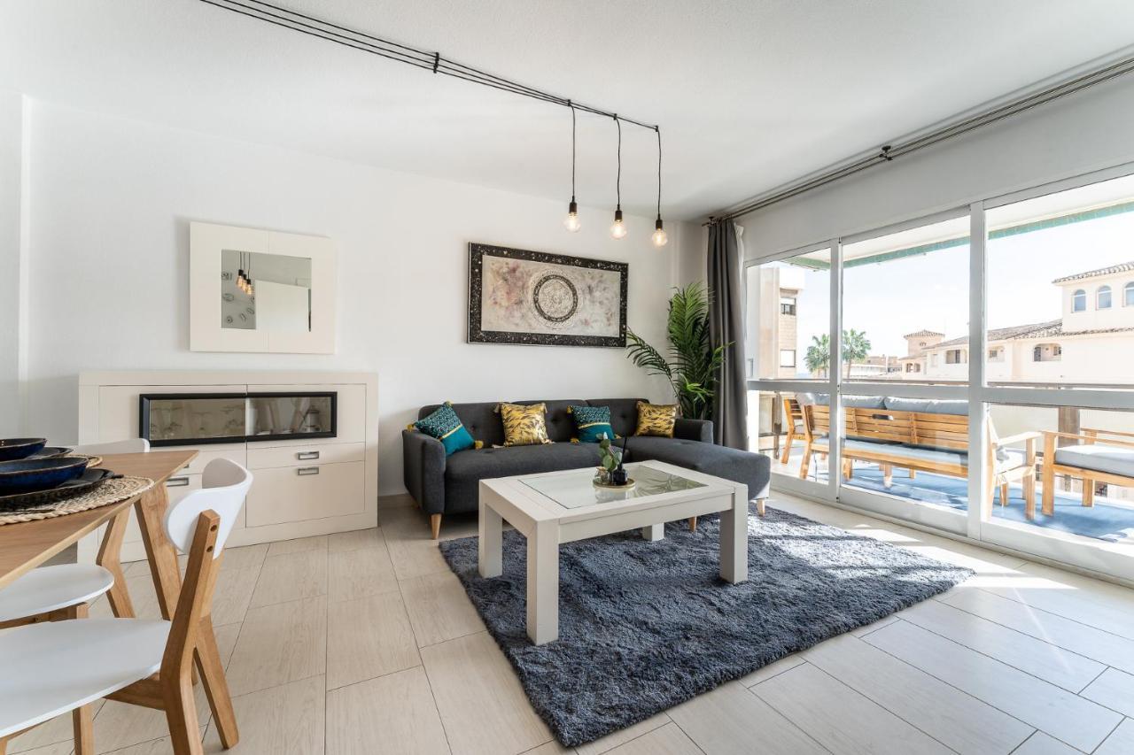 Sea View 2 Bedroom Apartment 2 Min Away From The Beach 토레몰리노스 외부 사진