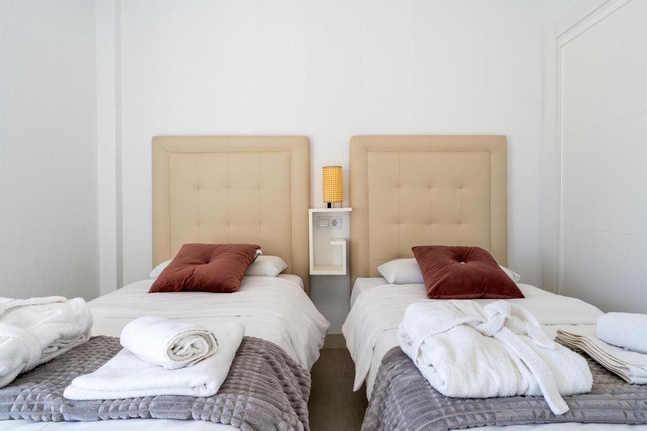 Sea View 2 Bedroom Apartment 2 Min Away From The Beach 토레몰리노스 외부 사진