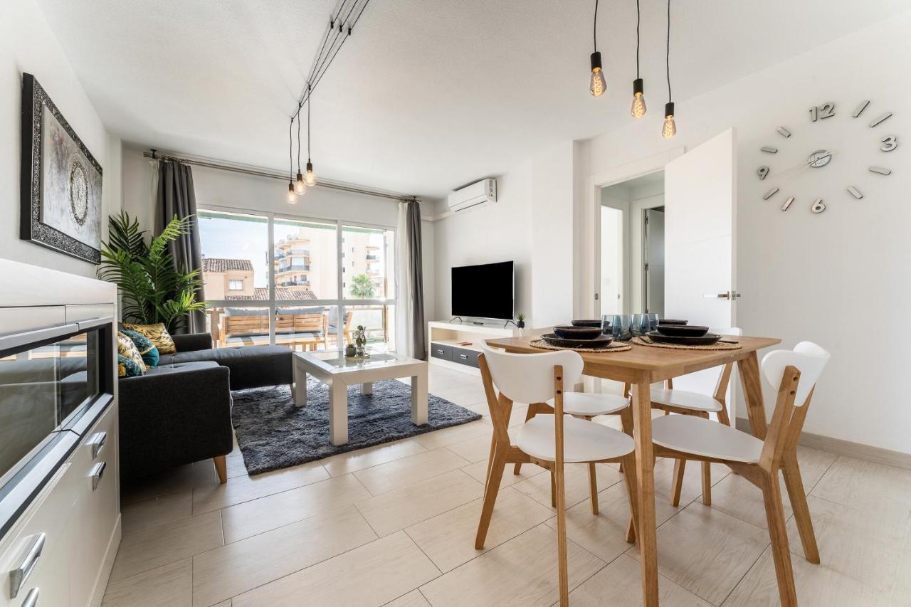 Sea View 2 Bedroom Apartment 2 Min Away From The Beach 토레몰리노스 외부 사진